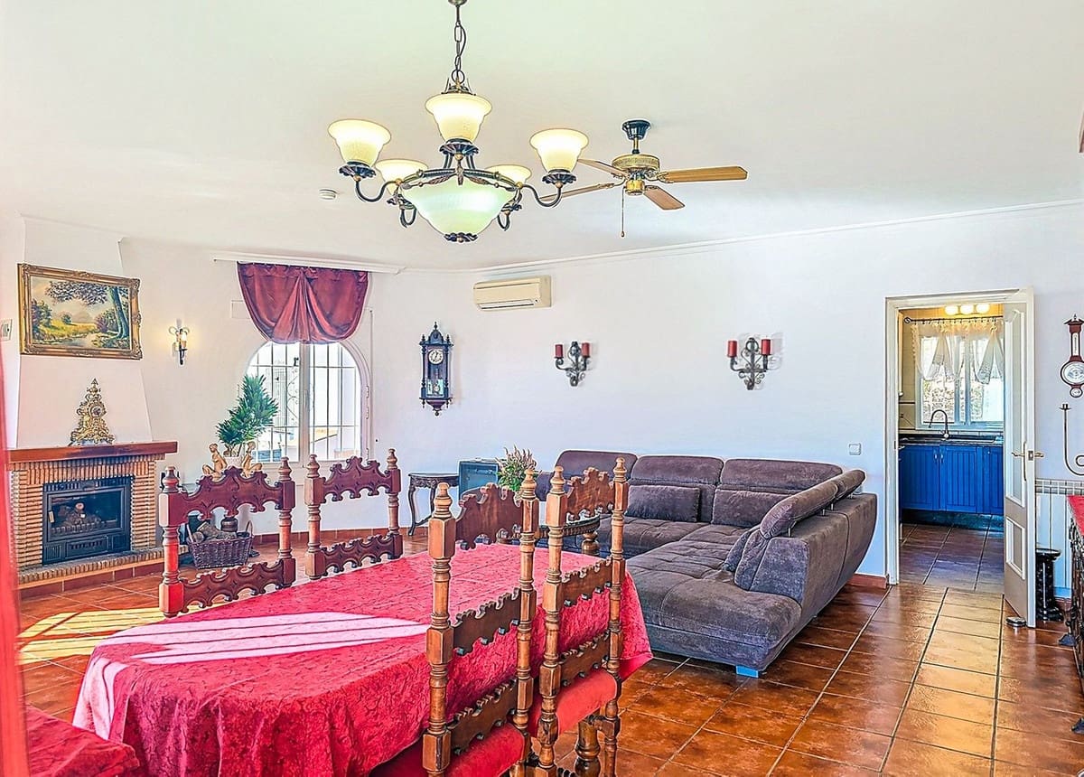 3 soverom Villa til salgs i Arenas med svømmebasseng garasje - € 535 000 (Ref: 9782530)