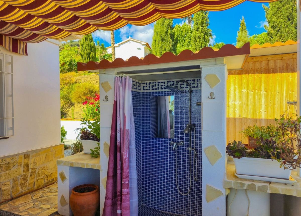 3 soverom Villa til salgs i Arenas med svømmebasseng garasje - € 535 000 (Ref: 9782530)