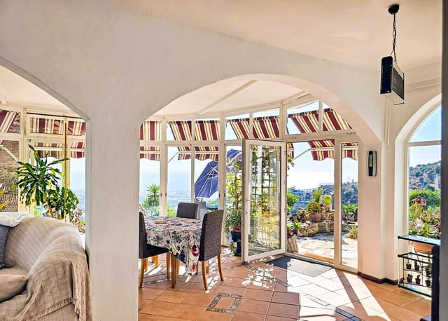 3 soverom Villa til salgs i Arenas med svømmebasseng garasje - € 535 000 (Ref: 9782530)