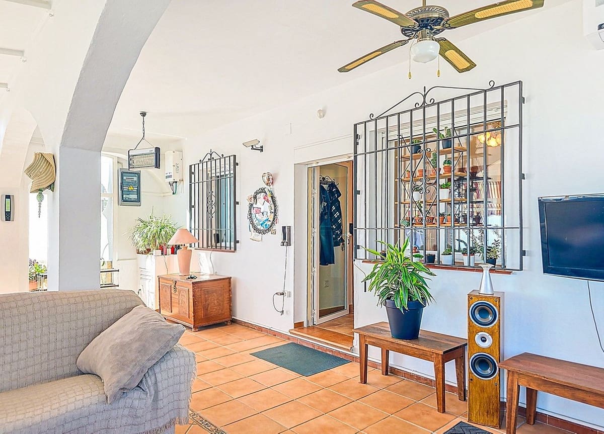 3 soverom Villa til salgs i Arenas med svømmebasseng garasje - € 535 000 (Ref: 9782530)