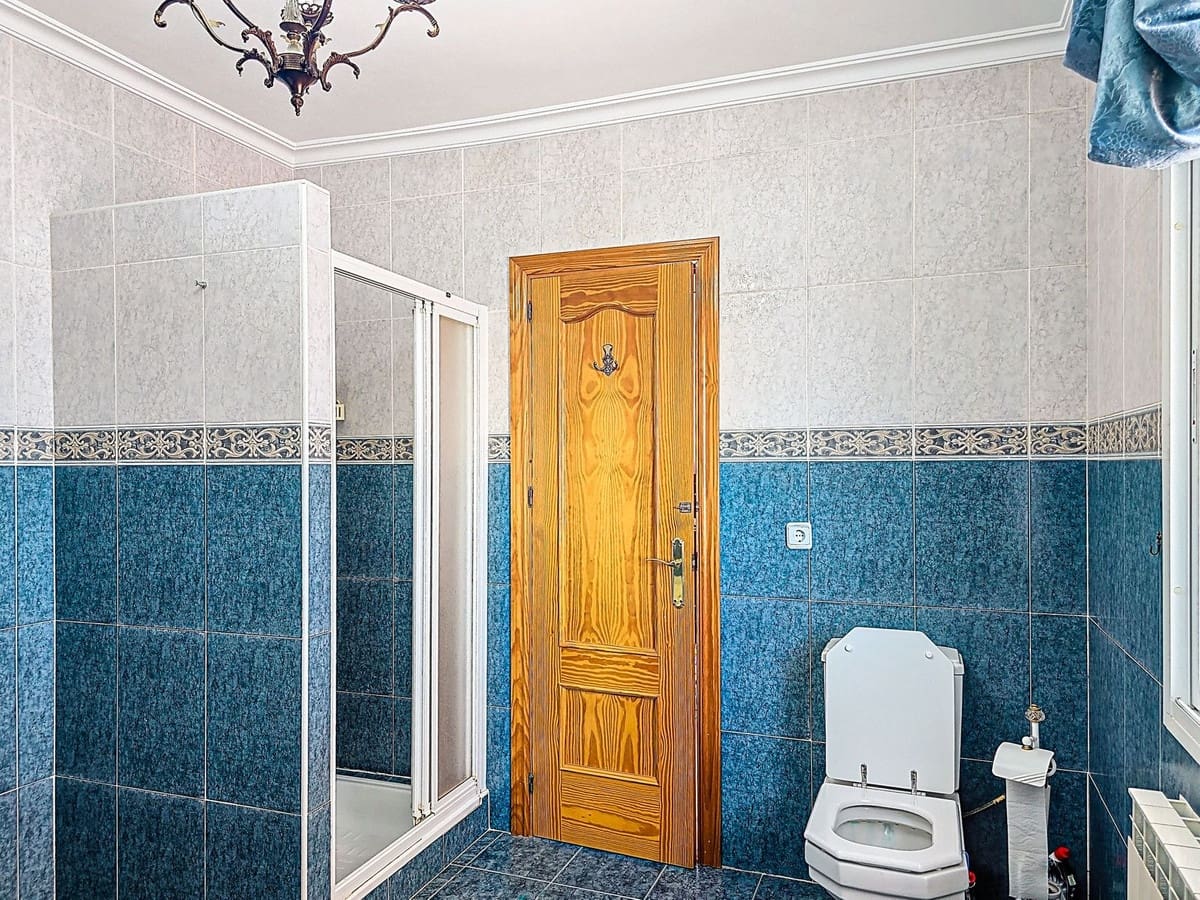 3 soverom Villa til salgs i Arenas med svømmebasseng garasje - € 535 000 (Ref: 9782530)