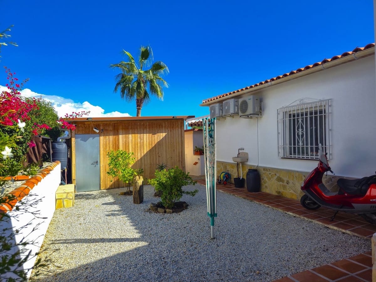 3 soverom Villa til salgs i Arenas med svømmebasseng garasje - € 535 000 (Ref: 9782530)