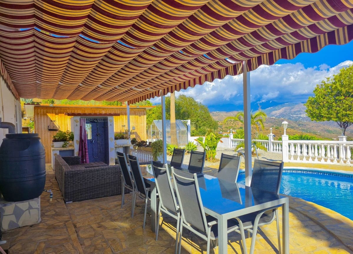 3 soverom Villa til salgs i Arenas med svømmebasseng garasje - € 535 000 (Ref: 9782530)