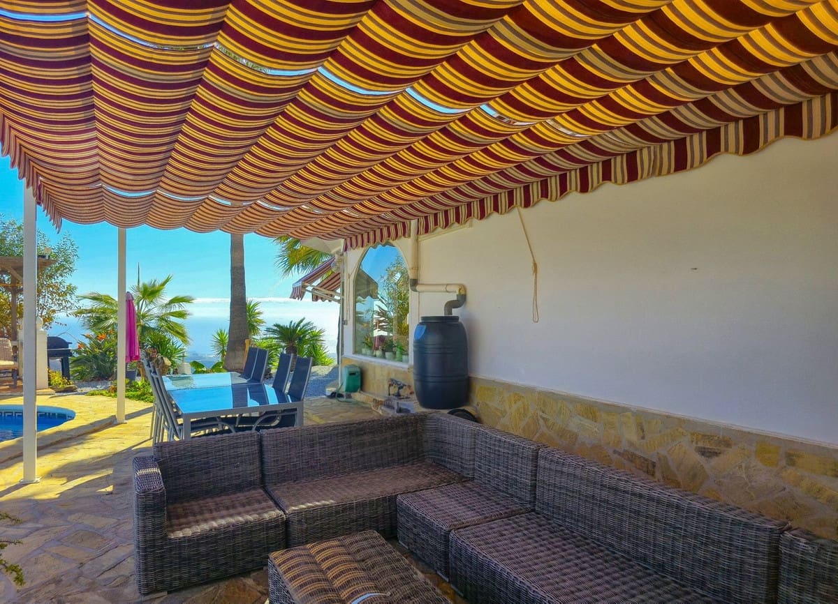 3 soverom Villa til salgs i Arenas med svømmebasseng garasje - € 535 000 (Ref: 9782530)