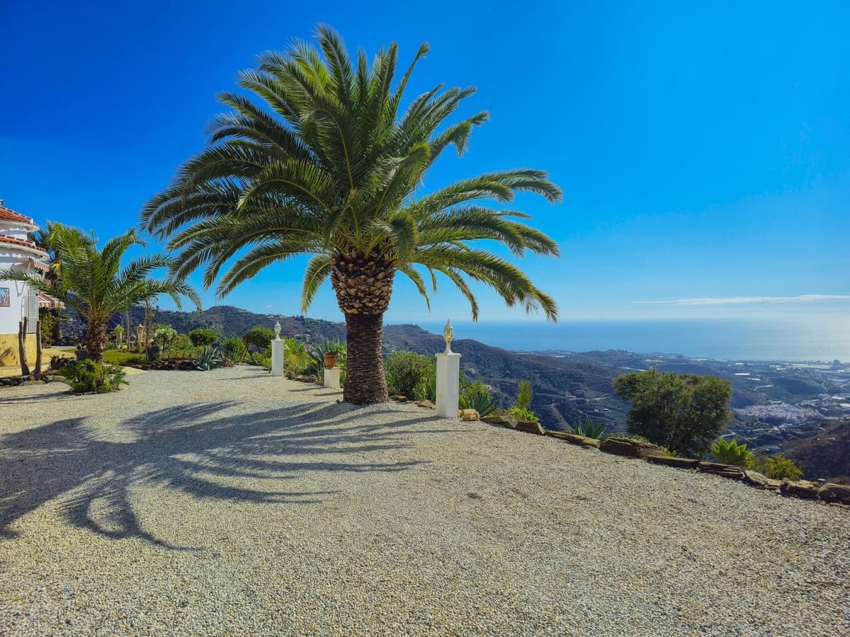 3 soverom Villa til salgs i Arenas med svømmebasseng garasje - € 535 000 (Ref: 9782530)