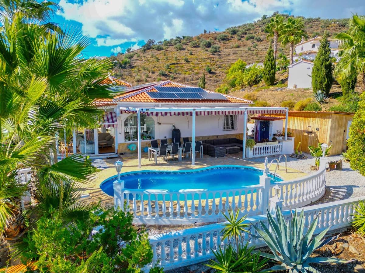 3 soverom Villa til salgs i Arenas med svømmebasseng garasje - € 535 000 (Ref: 9782530)