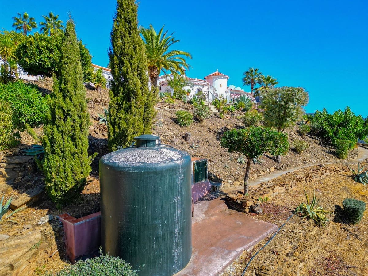 3 soverom Villa til salgs i Arenas med svømmebasseng garasje - € 535 000 (Ref: 9782530)