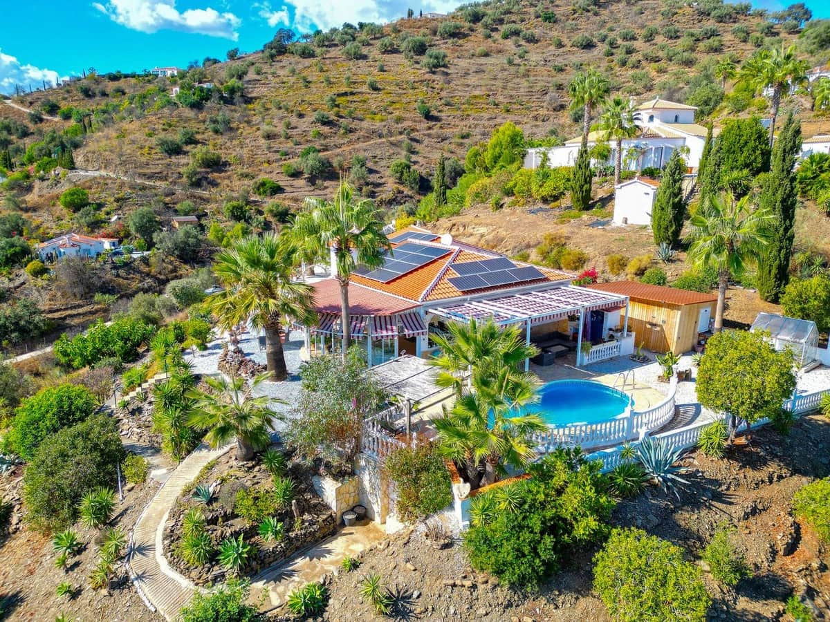 3 soverom Villa til salgs i Arenas med svømmebasseng garasje - € 535 000 (Ref: 9782530)