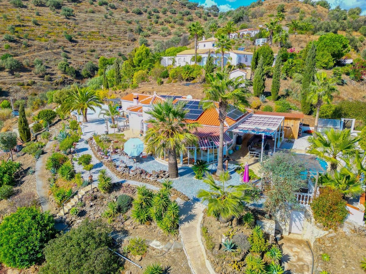 3 soverom Villa til salgs i Arenas med svømmebasseng garasje - € 535 000 (Ref: 9782530)