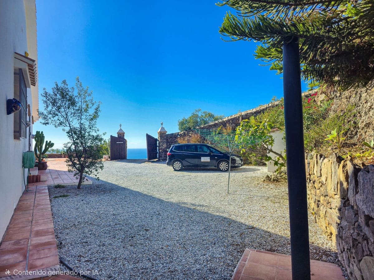 5 slaapkamer Villa te koop in Sayalonga met zwembad garage - € 775.000 (Ref: 9783271)