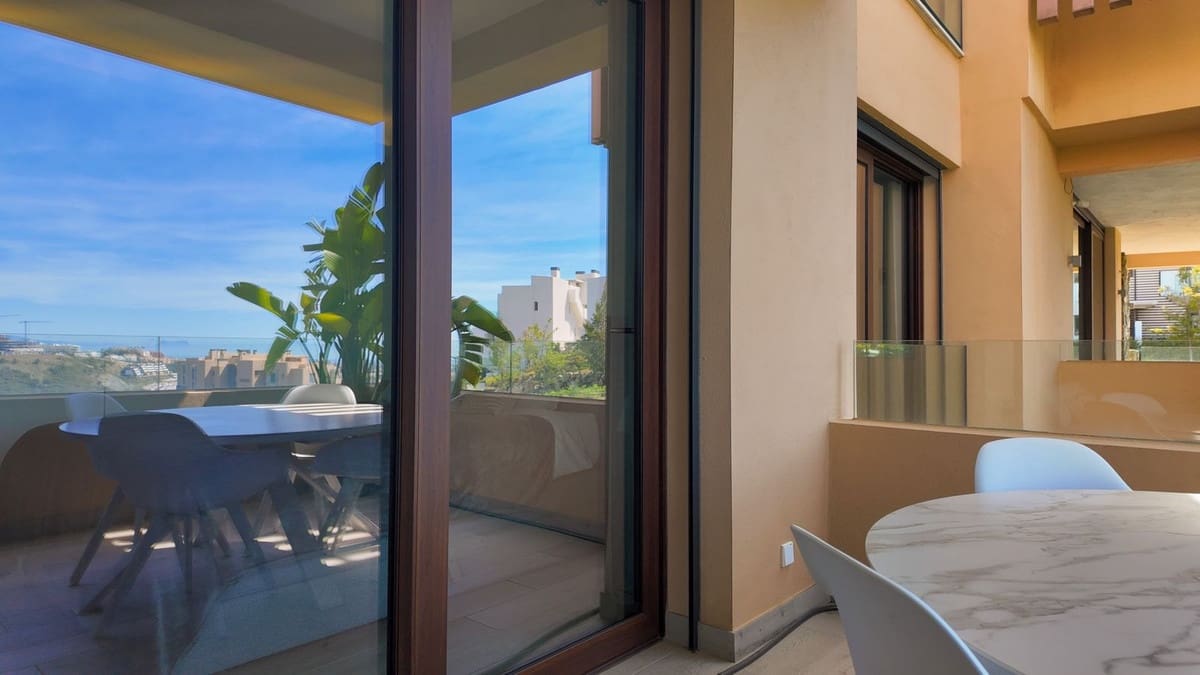 2 bedroom Apartment for sale in Benahavis with pool garage - € 850,000 (Ref: 9783436)