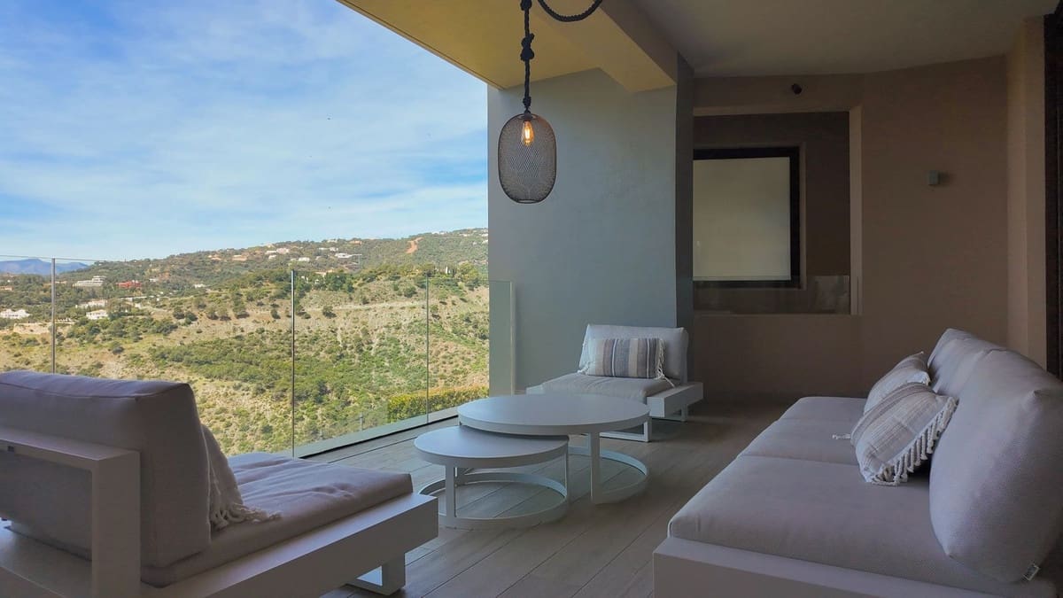 2 bedroom Apartment for sale in Benahavis with pool garage - € 850,000 (Ref: 9783436)