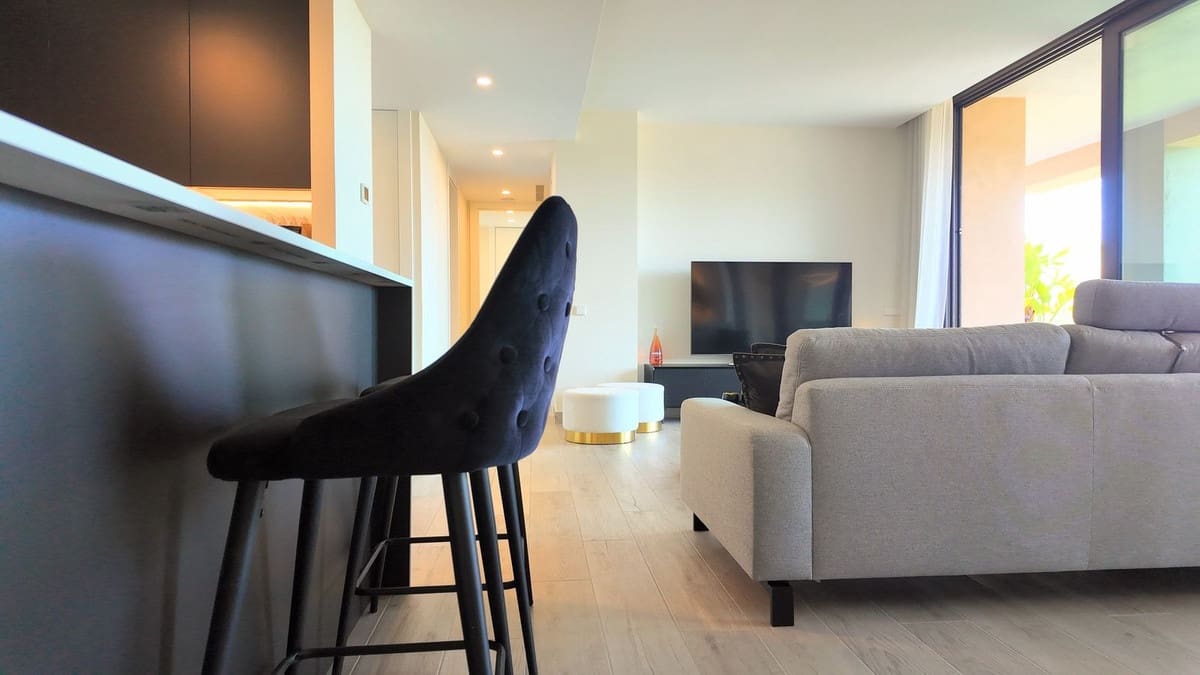 2 bedroom Apartment for sale in Benahavis with pool garage - € 850,000 (Ref: 9783436)