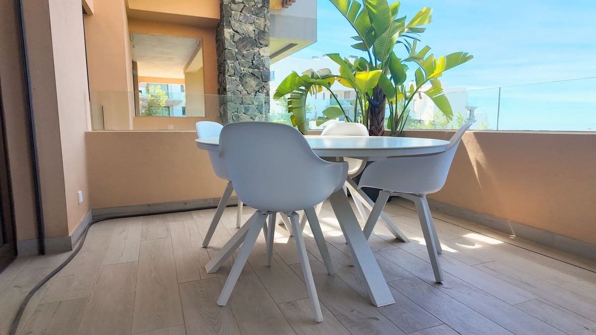 2 bedroom Apartment for sale in Benahavis with pool garage - € 850,000 (Ref: 9783436)