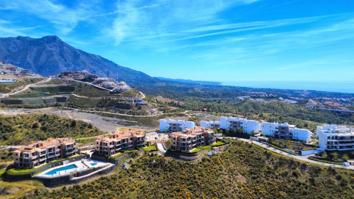 2 bedroom Apartment for sale in Benahavis with pool garage - € 850,000 (Ref: 9783436)