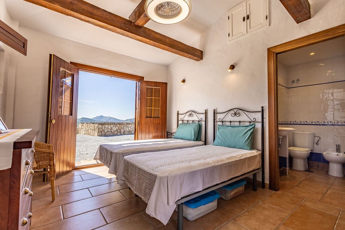 4 sovrum Finca/Hus på landet till salu i Canillas de Aceituno med pool garage - 545 000 € (Ref: 9783606)