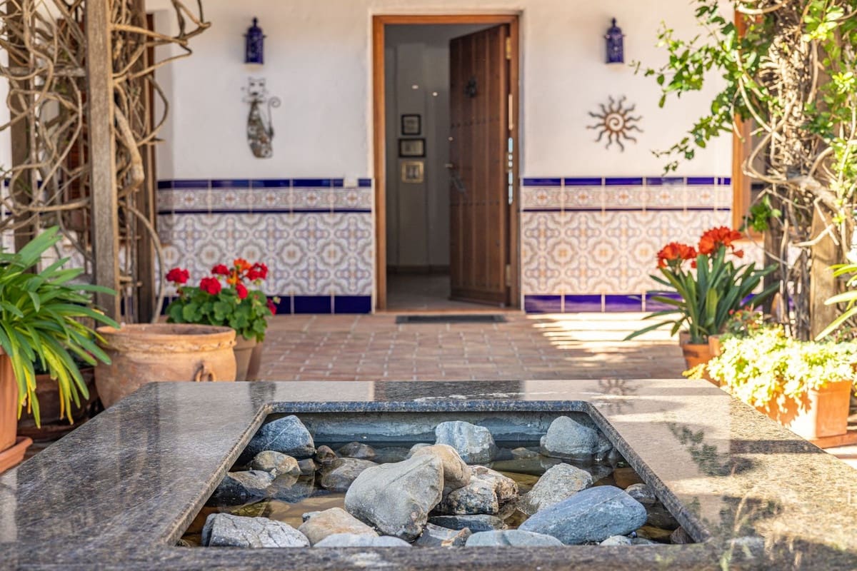 4 sovrum Finca/Hus på landet till salu i Canillas de Aceituno med pool garage - 545 000 € (Ref: 9783606)