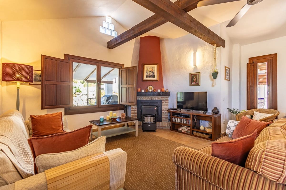 4 sovrum Finca/Hus på landet till salu i Canillas de Aceituno med pool garage - 545 000 € (Ref: 9783606)