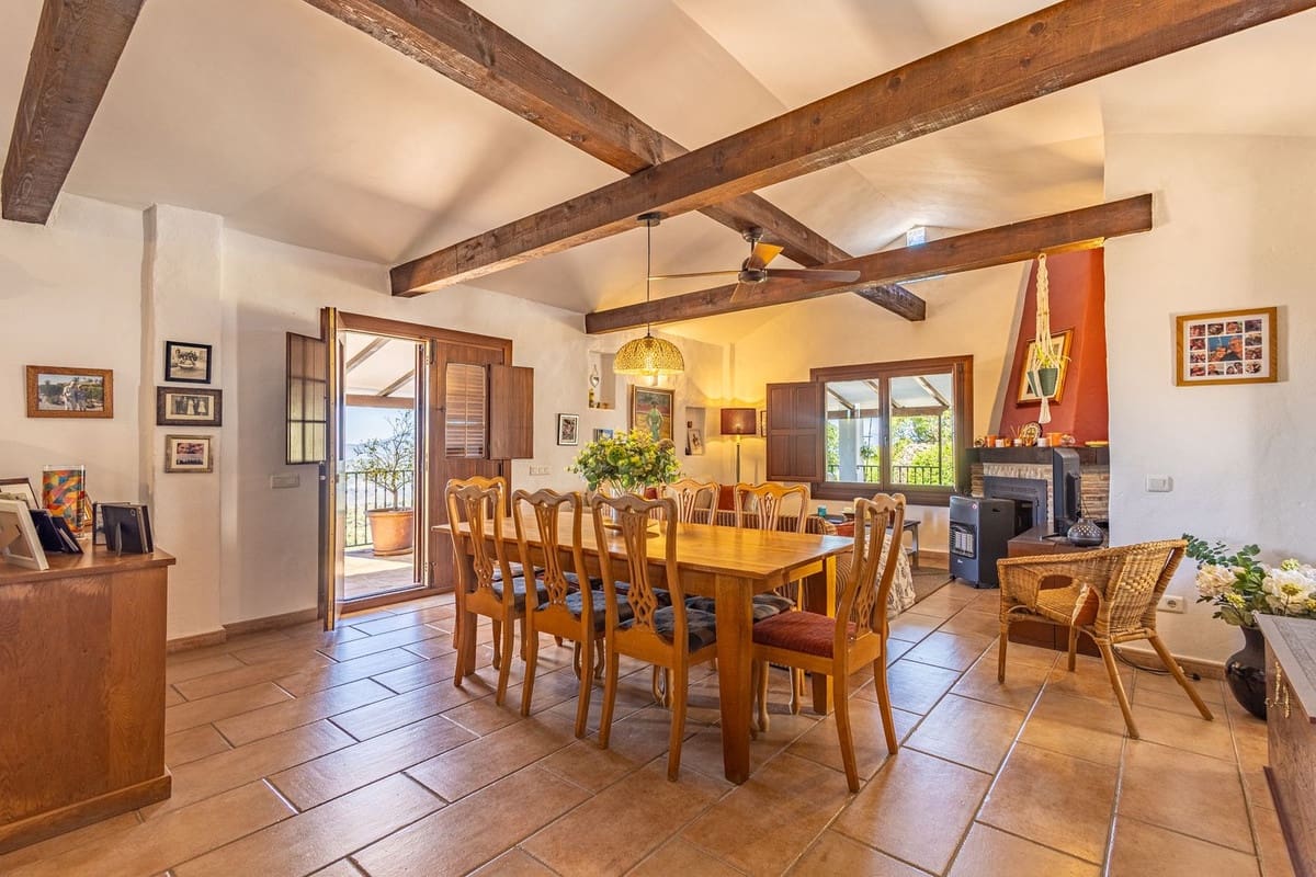 4 sovrum Finca/Hus på landet till salu i Canillas de Aceituno med pool garage - 545 000 € (Ref: 9783606)