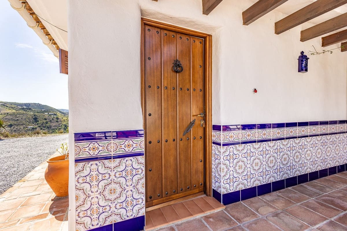 4 sovrum Finca/Hus på landet till salu i Canillas de Aceituno med pool garage - 545 000 € (Ref: 9783606)