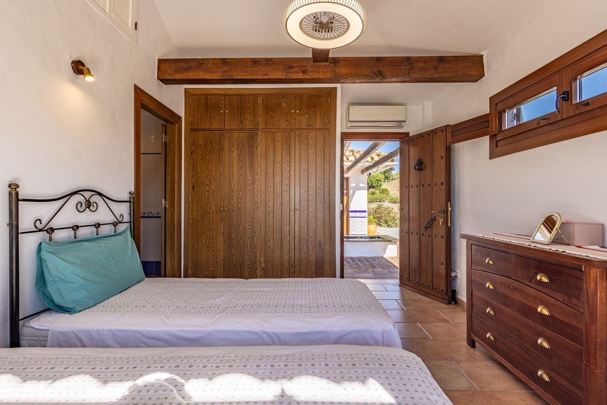 4 sovrum Finca/Hus på landet till salu i Canillas de Aceituno med pool garage - 545 000 € (Ref: 9783606)