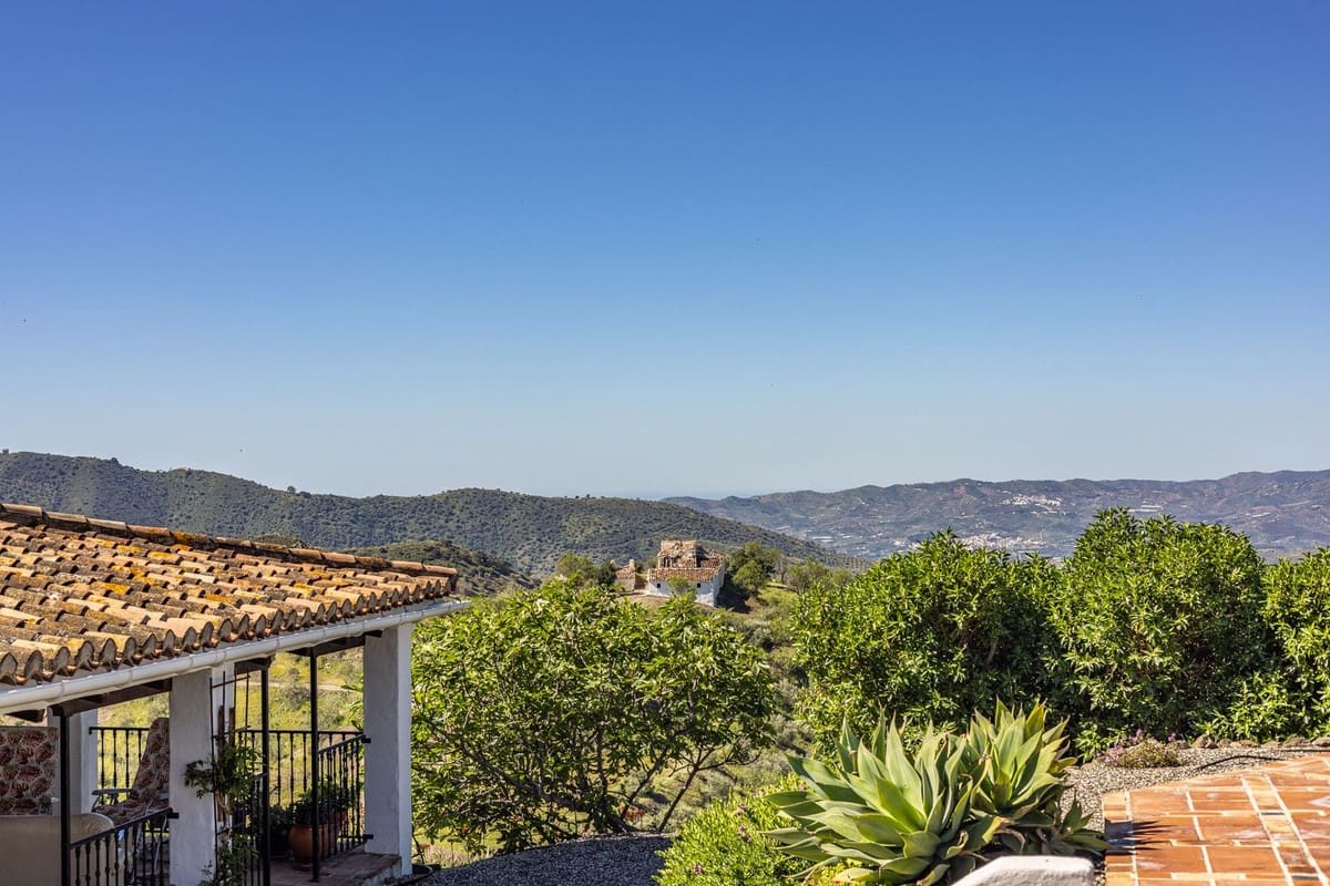 4 sovrum Finca/Hus på landet till salu i Canillas de Aceituno med pool garage - 545 000 € (Ref: 9783606)