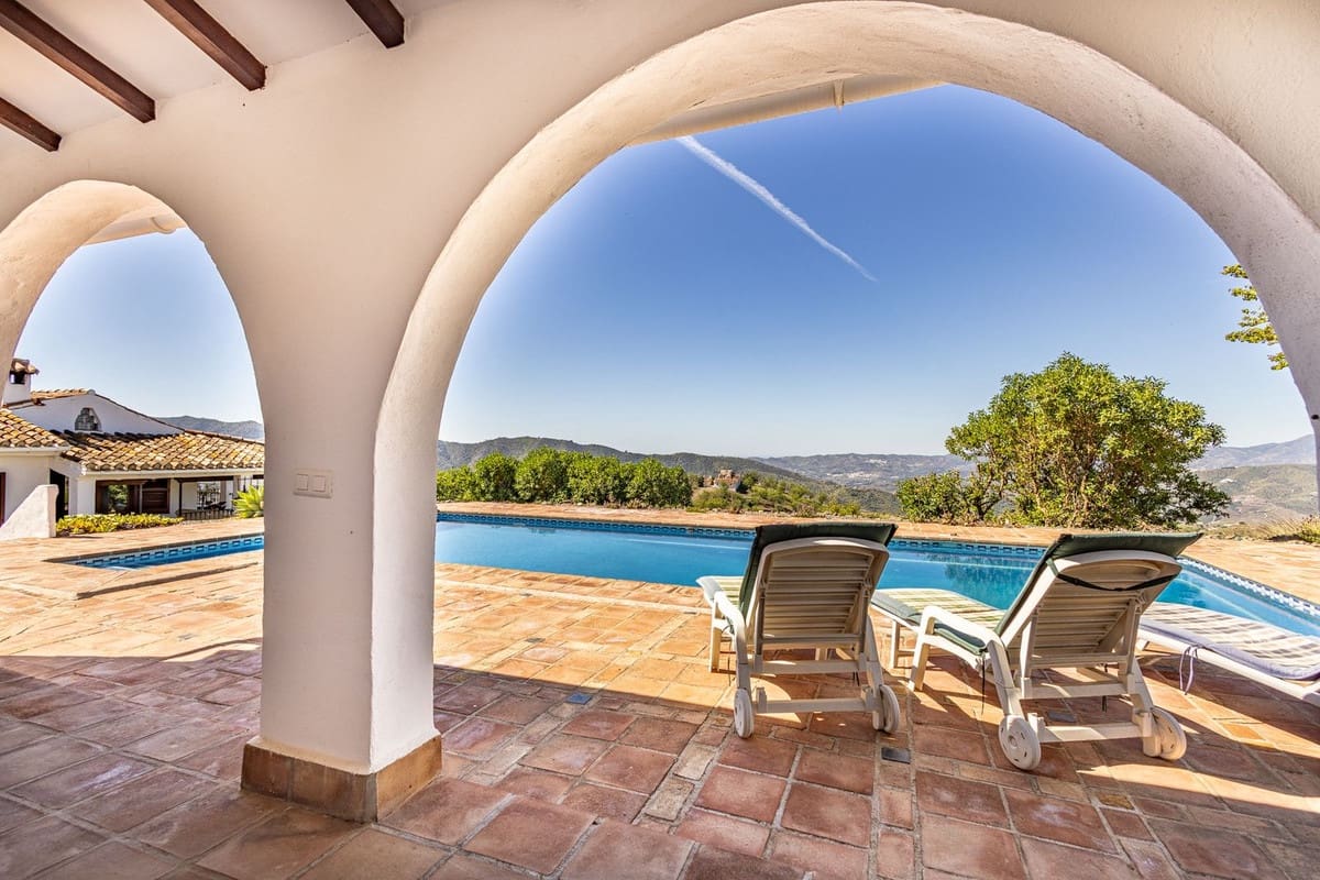 4 sovrum Finca/Hus på landet till salu i Canillas de Aceituno med pool garage - 545 000 € (Ref: 9783606)