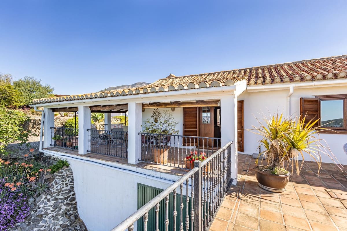 4 sovrum Finca/Hus på landet till salu i Canillas de Aceituno med pool garage - 545 000 € (Ref: 9783606)