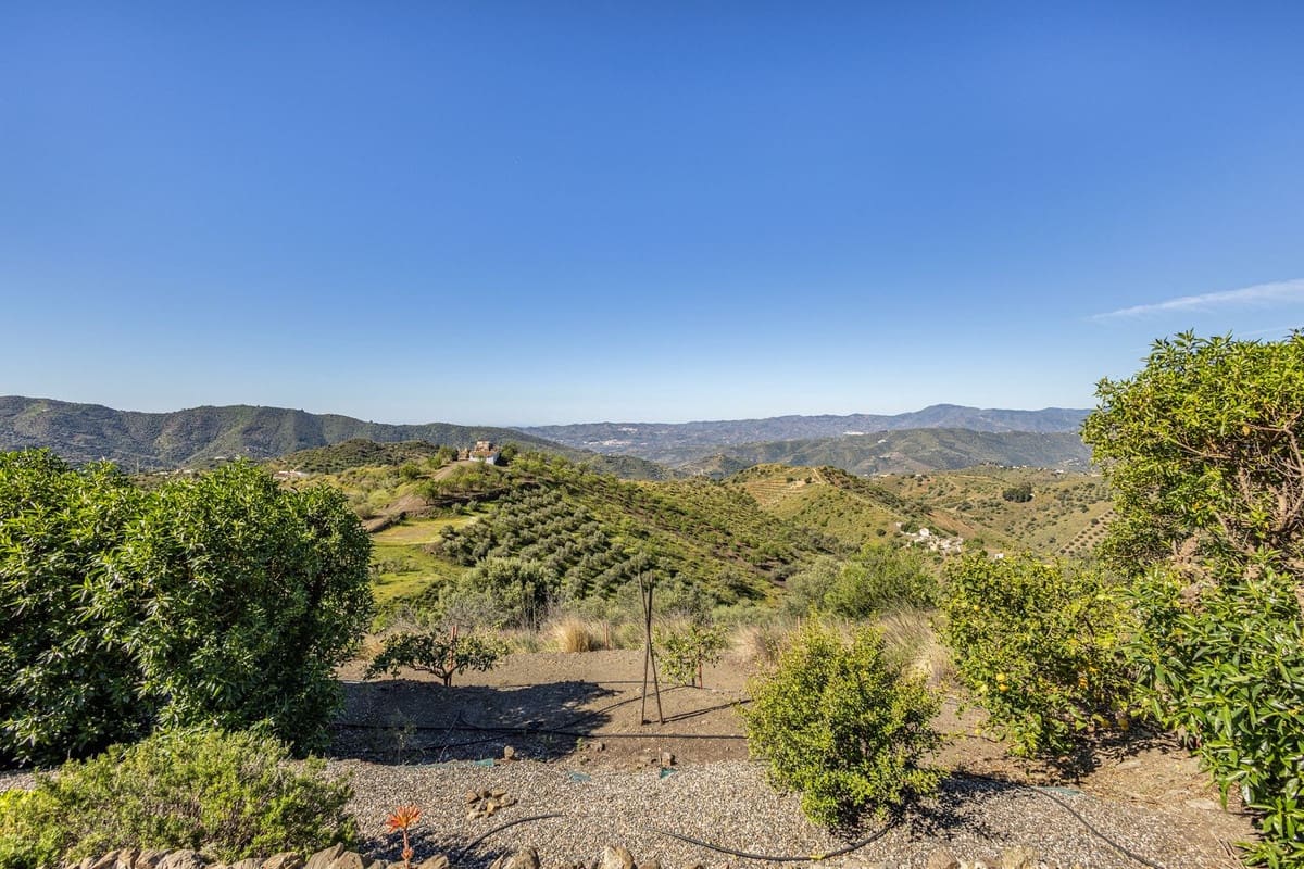 4 sovrum Finca/Hus på landet till salu i Canillas de Aceituno med pool garage - 545 000 € (Ref: 9783606)