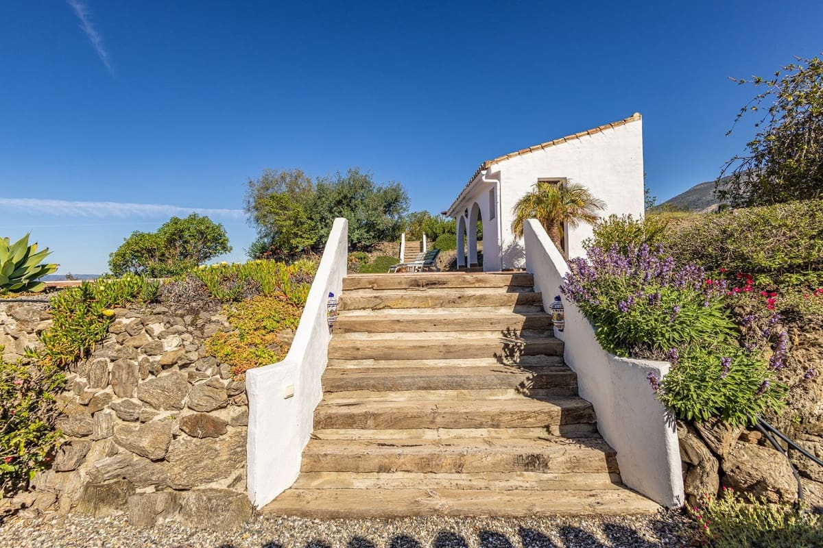 4 sovrum Finca/Hus på landet till salu i Canillas de Aceituno med pool garage - 545 000 € (Ref: 9783606)