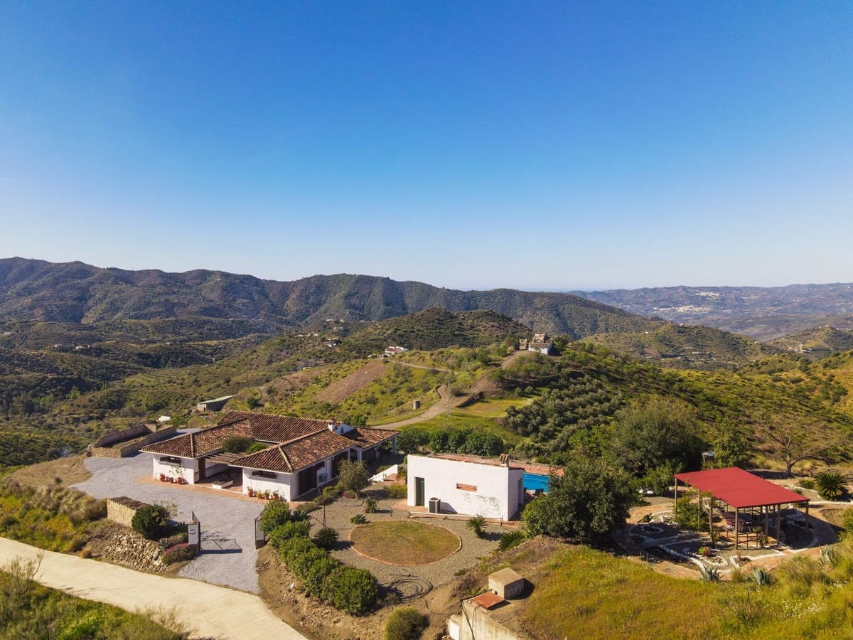 4 sovrum Finca/Hus på landet till salu i Canillas de Aceituno med pool garage - 545 000 € (Ref: 9783606)