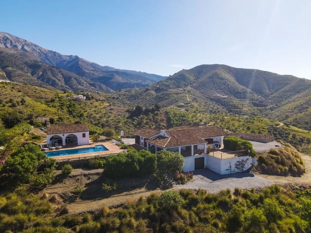 4 sovrum Finca/Hus på landet till salu i Canillas de Aceituno med pool garage - 545 000 € (Ref: 9783606)