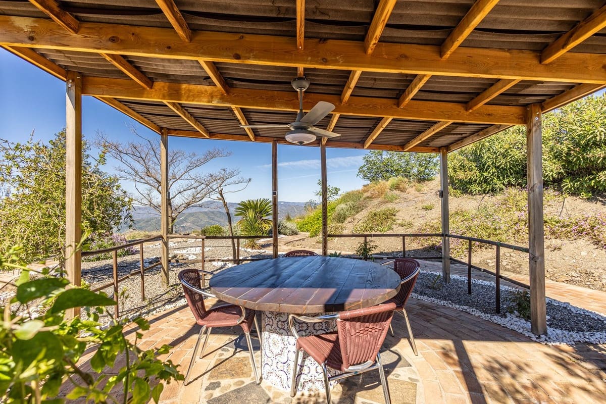 4 sovrum Finca/Hus på landet till salu i Canillas de Aceituno med pool garage - 545 000 € (Ref: 9783606)