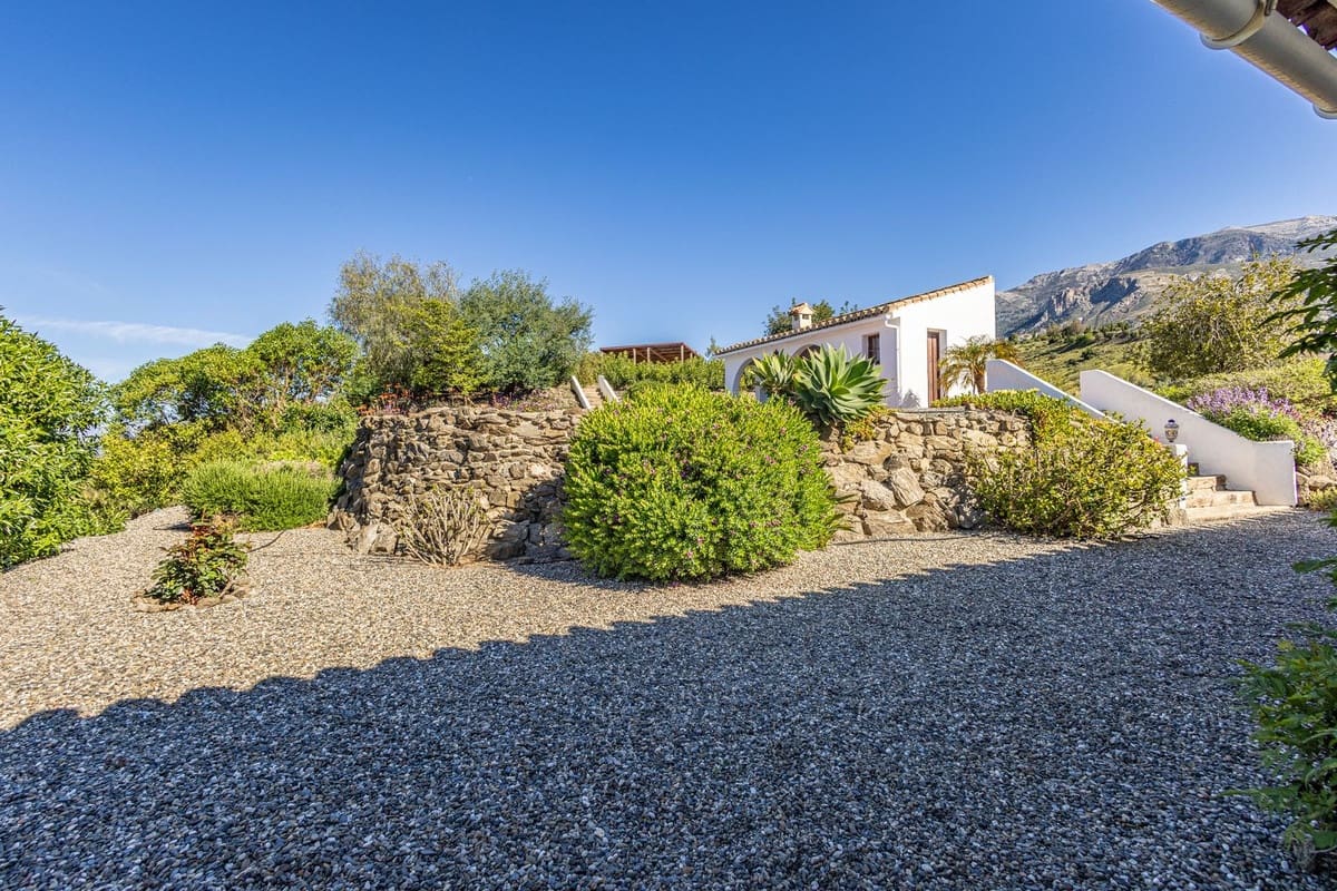 4 sovrum Finca/Hus på landet till salu i Canillas de Aceituno med pool garage - 545 000 € (Ref: 9783606)