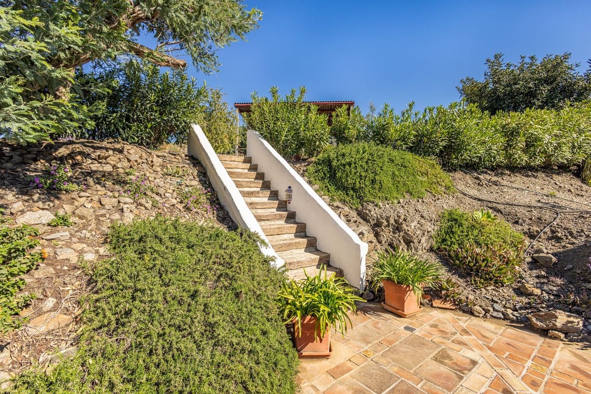 4 sovrum Finca/Hus på landet till salu i Canillas de Aceituno med pool garage - 545 000 € (Ref: 9783606)