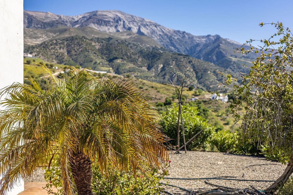 4 sovrum Finca/Hus på landet till salu i Canillas de Aceituno med pool garage - 545 000 € (Ref: 9783606)