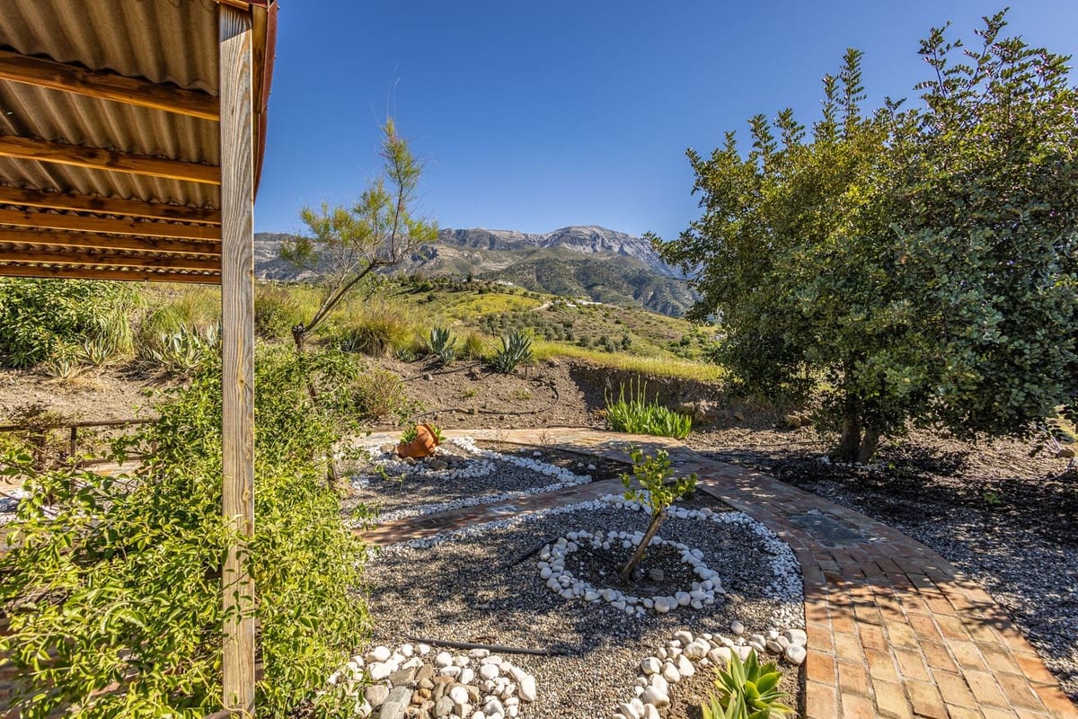 4 sovrum Finca/Hus på landet till salu i Canillas de Aceituno med pool garage - 545 000 € (Ref: 9783606)