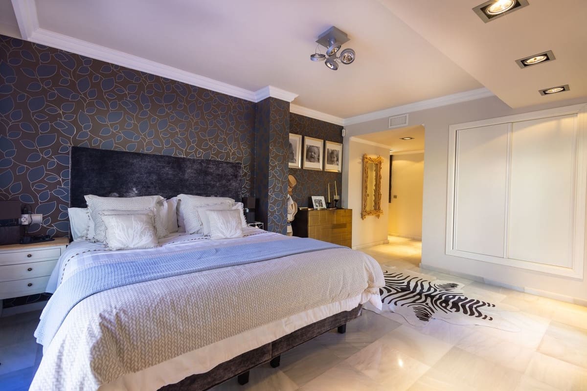 Apartamento de 4 habitaciones en Marbella en venta con piscina garaje - 1.200.000 € (Ref: 9789758)