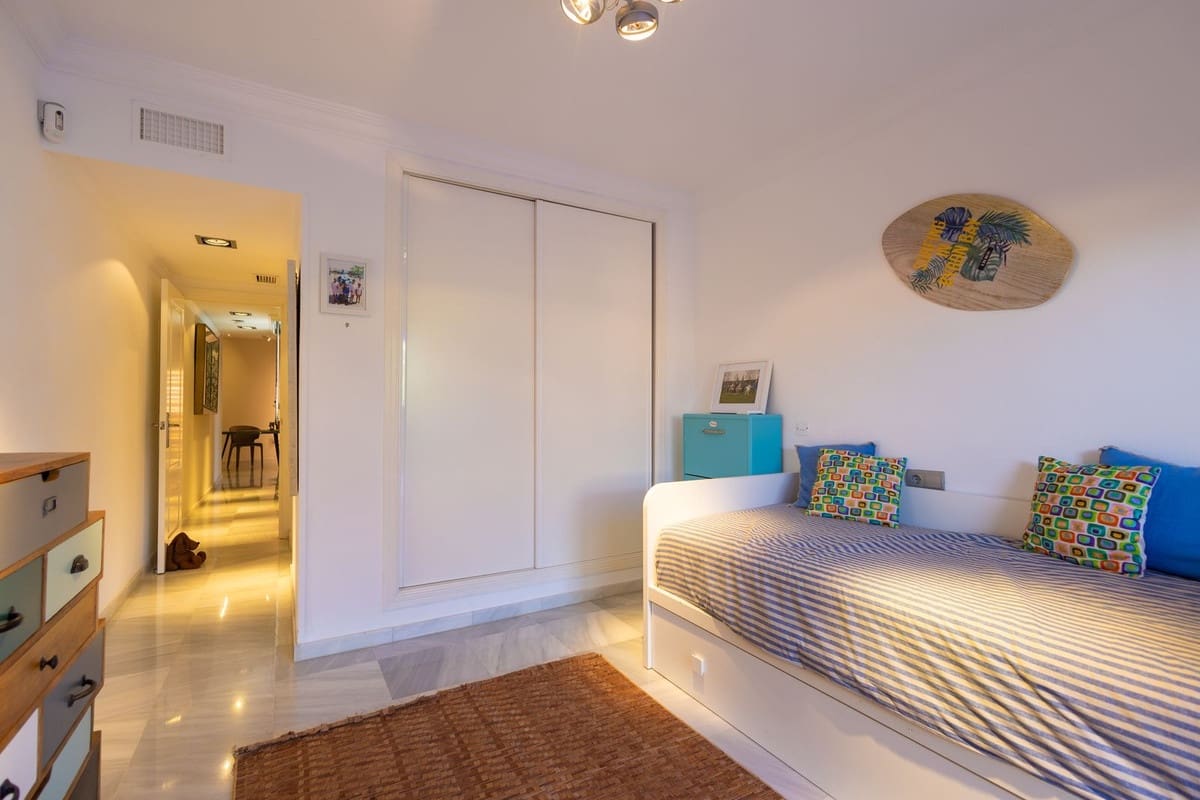 Apartamento de 4 habitaciones en Marbella en venta con piscina garaje - 1.200.000 € (Ref: 9789758)