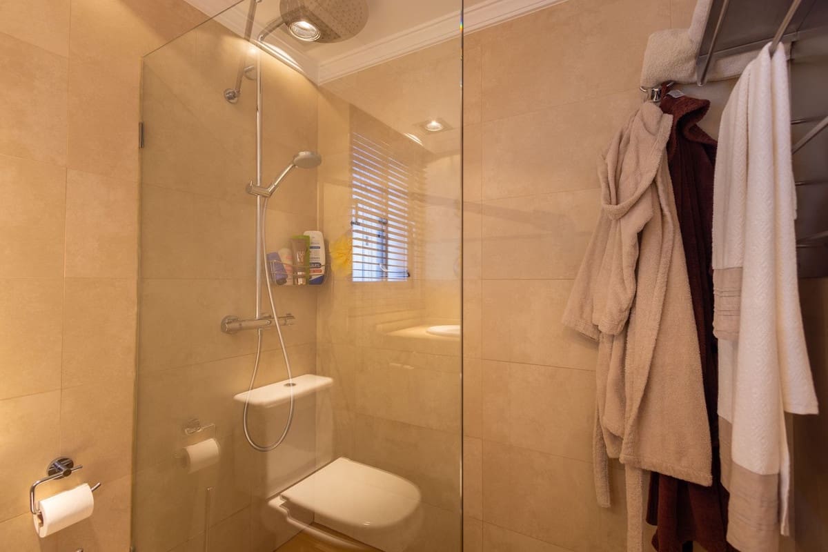 Apartamento de 4 habitaciones en Marbella en venta con piscina garaje - 1.200.000 € (Ref: 9789758)