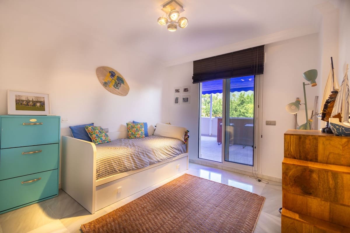 Apartamento de 4 habitaciones en Marbella en venta con piscina garaje - 1.200.000 € (Ref: 9789758)
