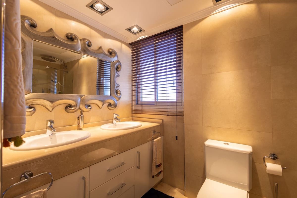 Apartamento de 4 habitaciones en Marbella en venta con piscina garaje - 1.200.000 € (Ref: 9789758)