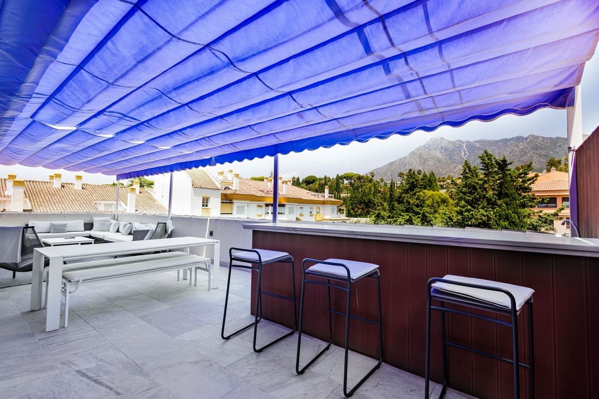 Apartamento de 4 habitaciones en Marbella en venta con piscina garaje - 1.200.000 € (Ref: 9789758)