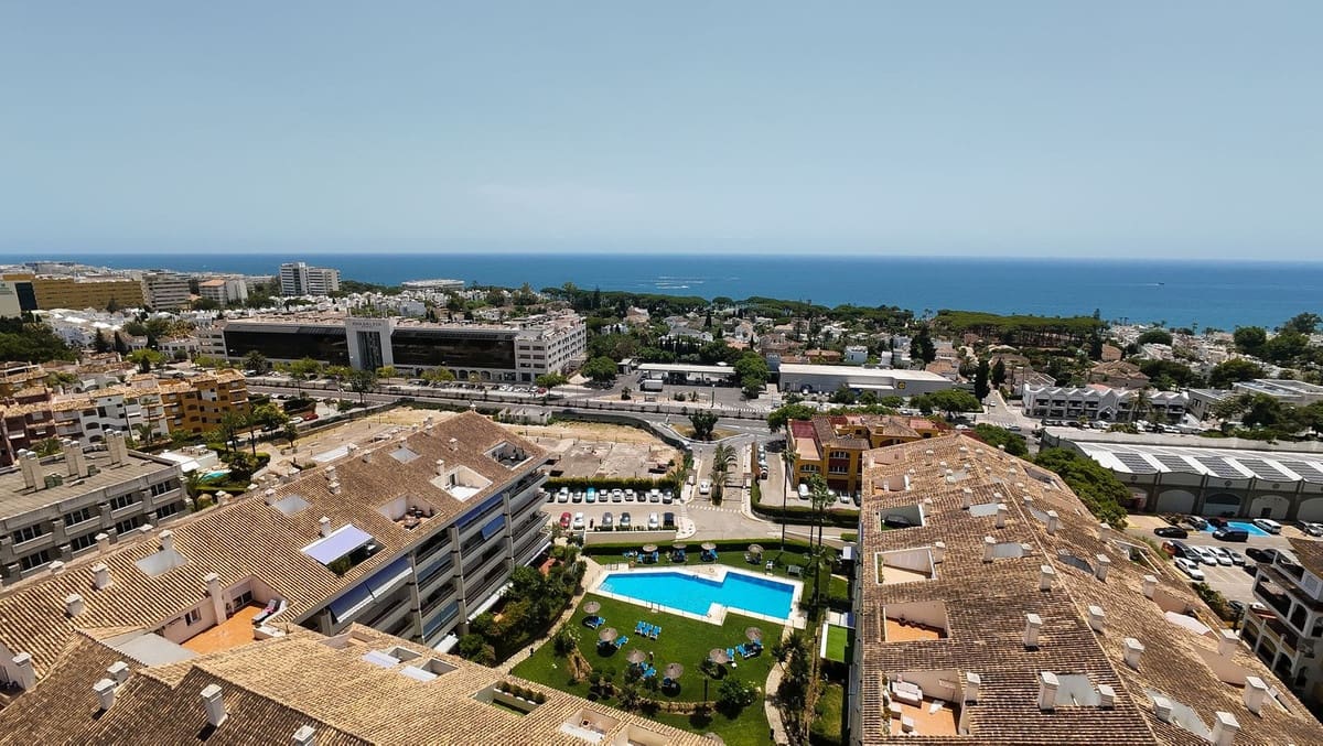 Apartamento de 4 habitaciones en Marbella en venta con piscina garaje - 1.200.000 € (Ref: 9789758)