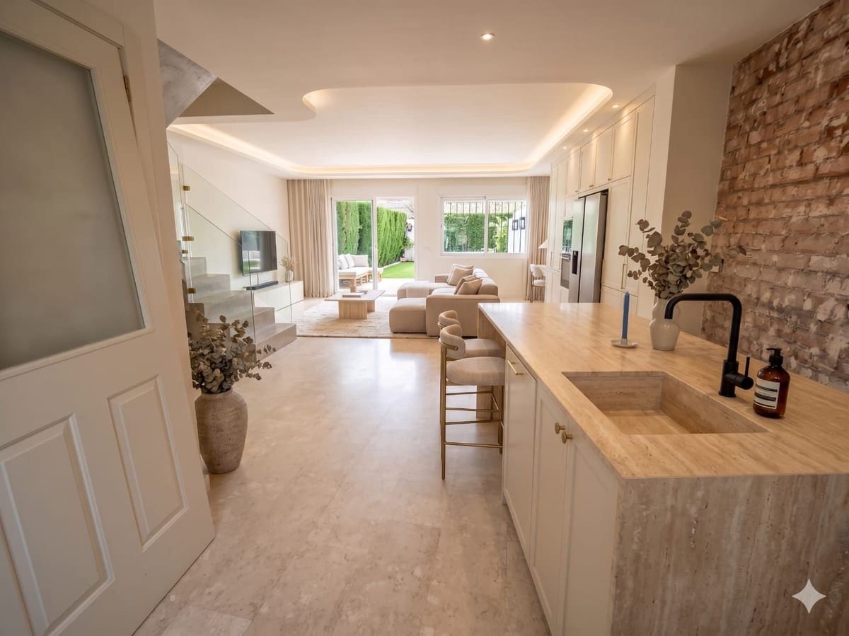 4 chambre Maison de Ville à vendre à San Pedro de Alcantara avec piscine garage - 849 000 € (Ref: 9793320)