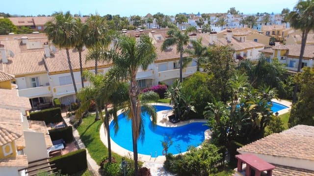 4 bedroom Townhouse for sale in San Pedro de Alcantara, Marbella with pool garage - € 849,000 (Ref: 9793320)