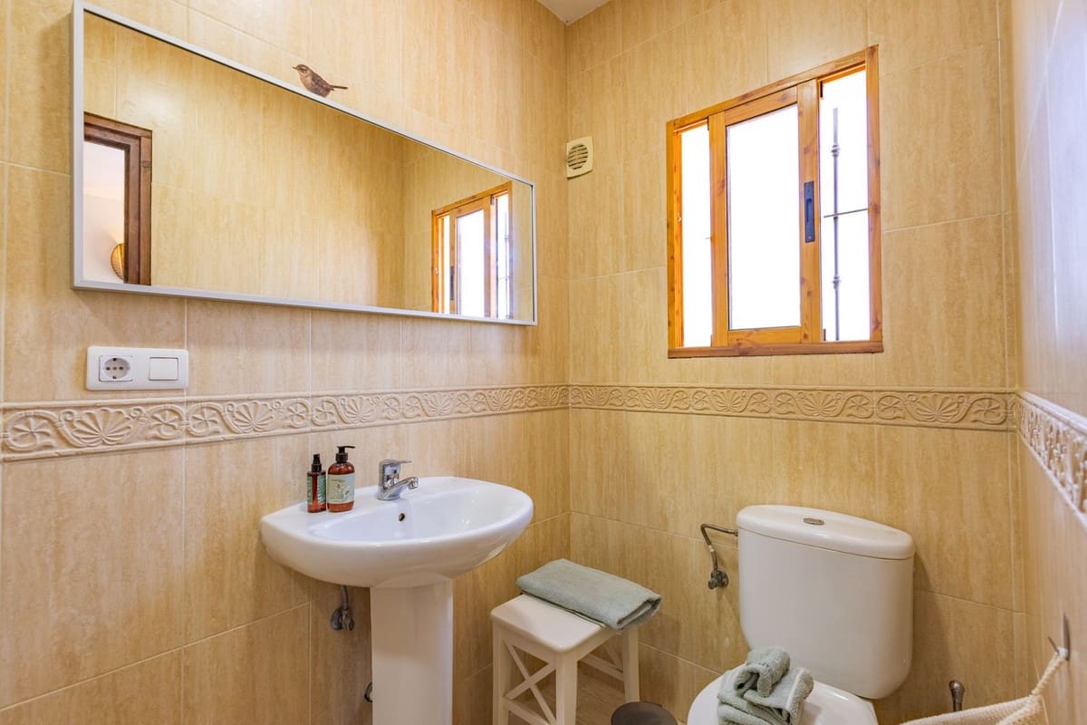 6 soveværelse Villa til salg i Archidona med swimmingpool garage - € 480.000 (Ref: 9795613)