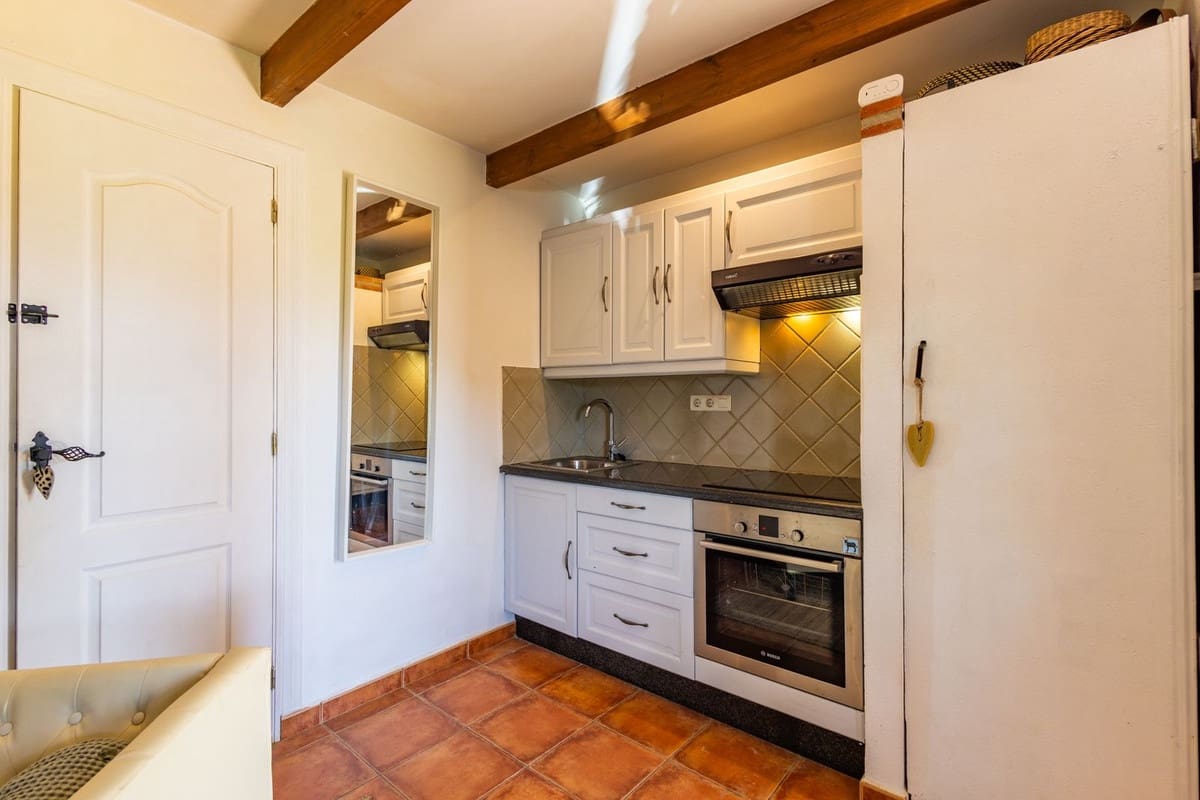 6 soveværelse Villa til salg i Archidona med swimmingpool garage - € 480.000 (Ref: 9795613)