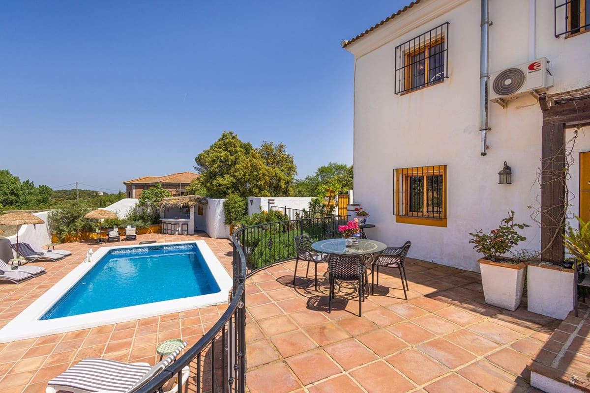 6 soveværelse Villa til salg i Archidona med swimmingpool garage - € 480.000 (Ref: 9795613)