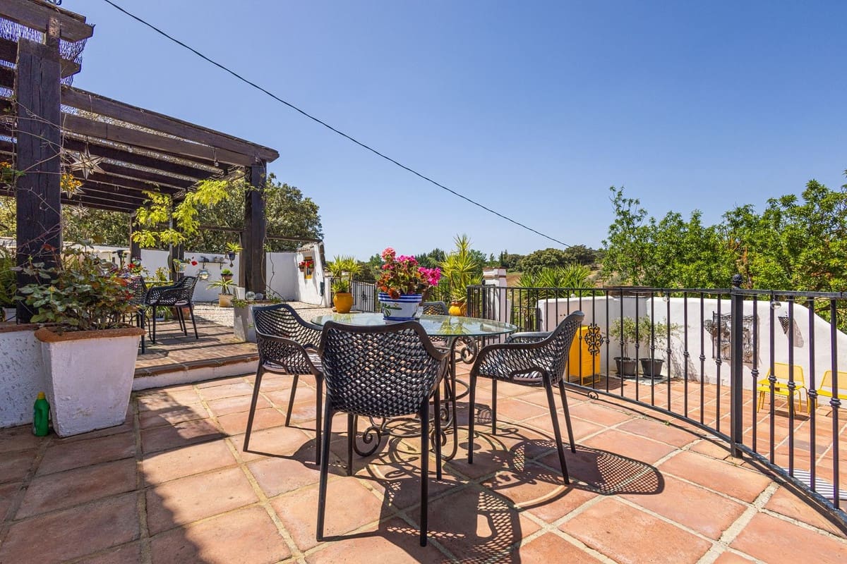 6 soveværelse Villa til salg i Archidona med swimmingpool garage - € 480.000 (Ref: 9795613)